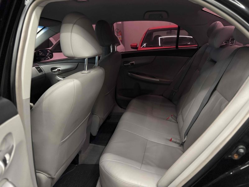 TOYOTA COROLLA 2.0 XEI 16V 2011/2012 LEHMEN VEÍCULOS VENÂNCIO AIRES / Carros no Vale