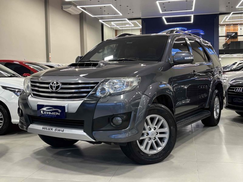 TOYOTA HILUX SW4 3.0 SRV 4X4 16V TURBO INTERCOOLER 2012/2012 LEHMEN VEÍCULOS VENÂNCIO AIRES / Carros no Vale
