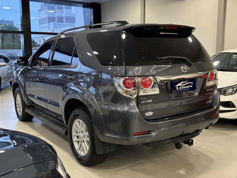 TOYOTA HILUX SW4 3.0 SRV 4X4 16V TURBO INTERCOOLER 2012/2012 LEHMEN VEÍCULOS VENÂNCIO AIRES / Carros no Vale