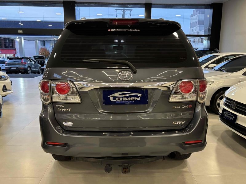 TOYOTA HILUX SW4 3.0 SRV 4X4 16V TURBO INTERCOOLER 2012/2012 LEHMEN VEÍCULOS VENÂNCIO AIRES / Carros no Vale