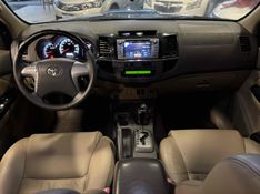 TOYOTA HILUX SW4 3.0 SRV 4X4 16V TURBO INTERCOOLER 2012/2012 LEHMEN VEÍCULOS VENÂNCIO AIRES / Carros no Vale