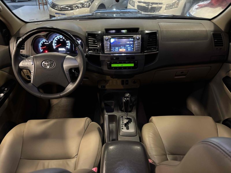 TOYOTA HILUX SW4 3.0 SRV 4X4 16V TURBO INTERCOOLER 2012/2012 LEHMEN VEÍCULOS VENÂNCIO AIRES / Carros no Vale