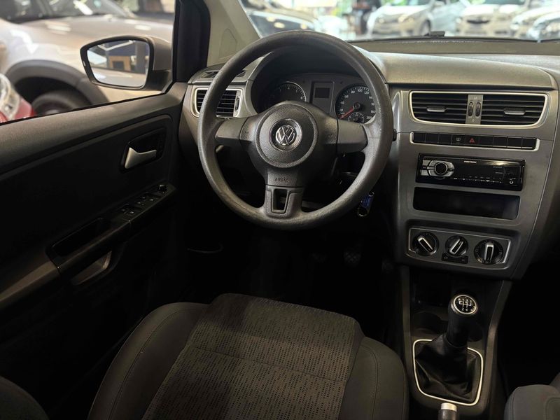 VOLKSWAGEN FOX 1.0 MI 8V 2014/2014 LEHMEN VEÍCULOS VENÂNCIO AIRES / Carros no Vale