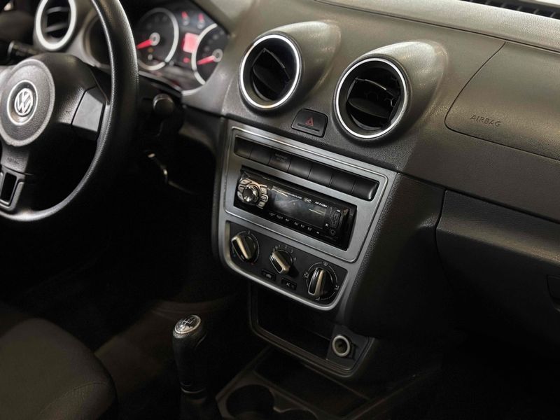 VOLKSWAGEN SAVEIRO 1.6 MI STARTLINE CS 8V 2015/2016 LEHMEN VEÍCULOS VENÂNCIO AIRES / Carros no Vale