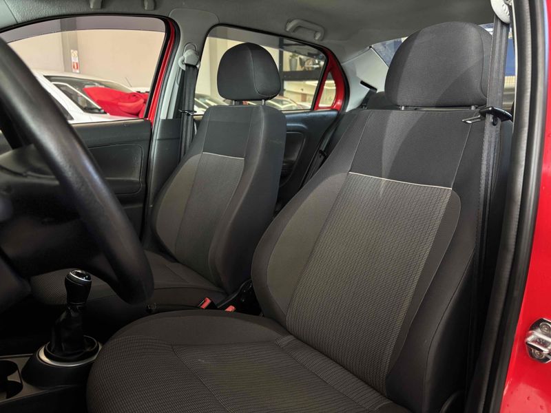 VOLKSWAGEN VOYAGE 1.0 MI 8V 2012/2013 LEHMEN VEÍCULOS VENÂNCIO AIRES / Carros no Vale