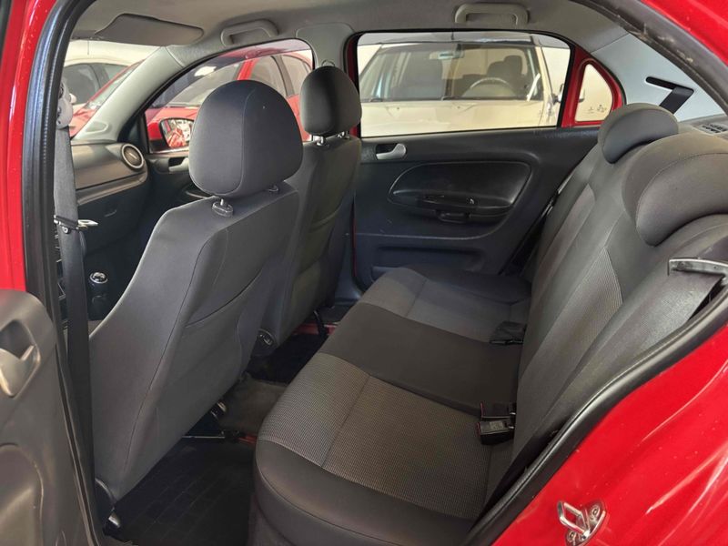 VOLKSWAGEN VOYAGE 1.0 MI 8V 2012/2013 LEHMEN VEÍCULOS VENÂNCIO AIRES / Carros no Vale