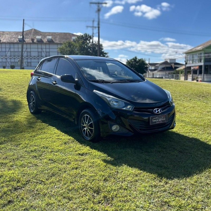 Hyundai HB20 COPA 1.6 2014/2014 SÉRGIO VEÍCULOS TEUTÔNIA / Carros no Vale