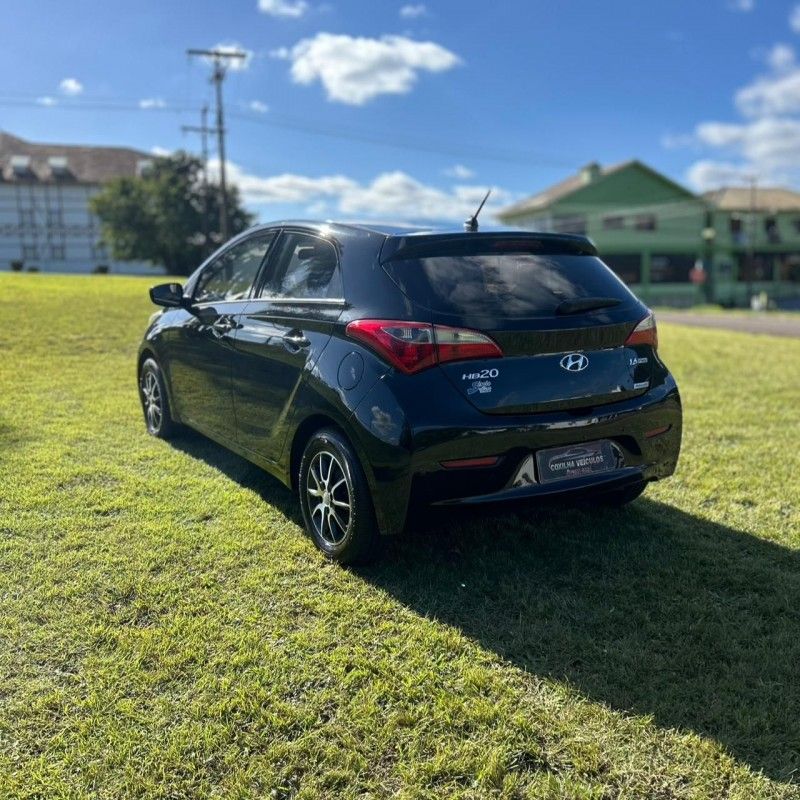 Hyundai HB20 COPA 1.6 2014/2014 SÉRGIO VEÍCULOS TEUTÔNIA / Carros no Vale