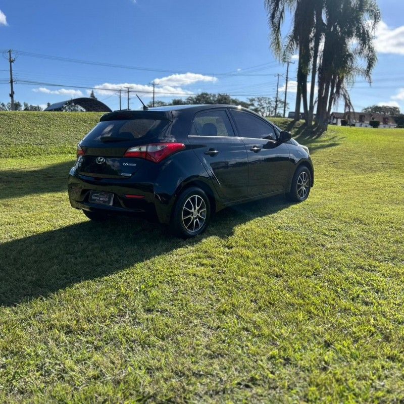 Hyundai HB20 COPA 1.6 2014/2014 SÉRGIO VEÍCULOS TEUTÔNIA / Carros no Vale