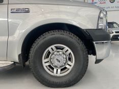 Ford F-250 Xlt 2011/2011 SIM AUTOMÓVEIS ROLANTE / Carros no Vale