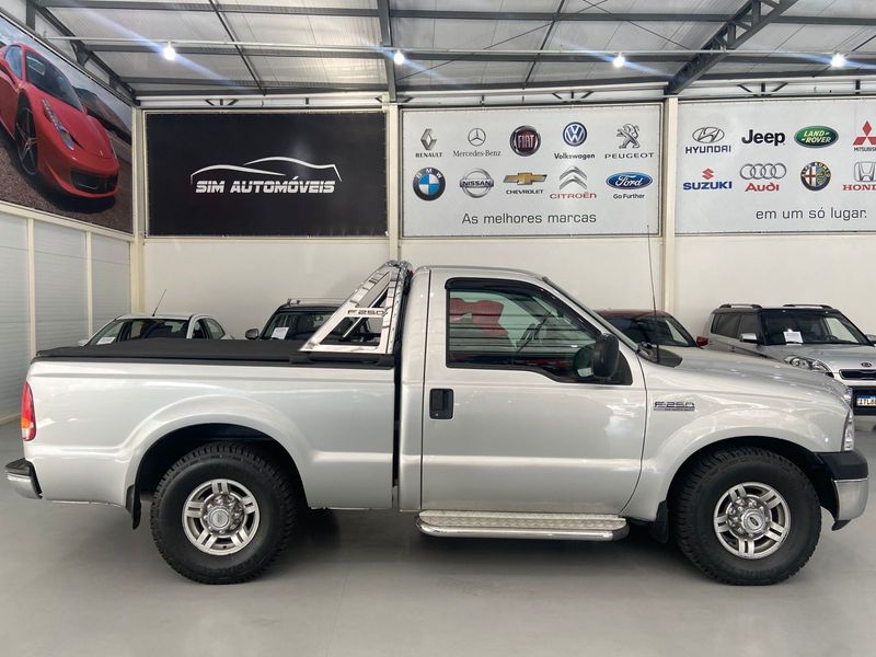 Ford F-250 Xlt 2011/2011 SIM AUTOMÓVEIS ROLANTE / Carros no Vale