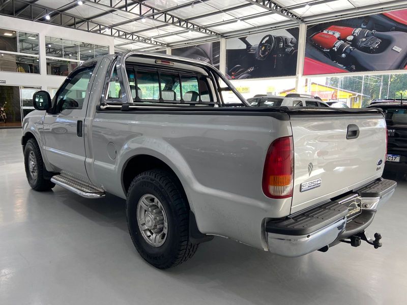 Ford F-250 Xlt 2011/2011 SIM AUTOMÓVEIS ROLANTE / Carros no Vale