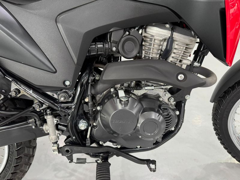 Honda Xre 190 2023/2024 SIM AUTOMÓVEIS ROLANTE / Carros no Vale