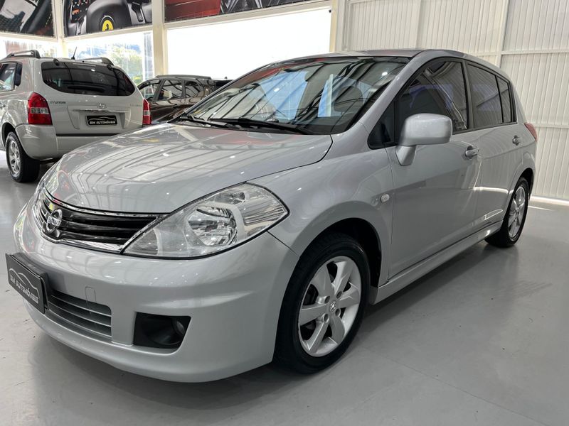 Nissan Tiida 18sl 2011/2012 SIM AUTOMÓVEIS ROLANTE / Carros no Vale