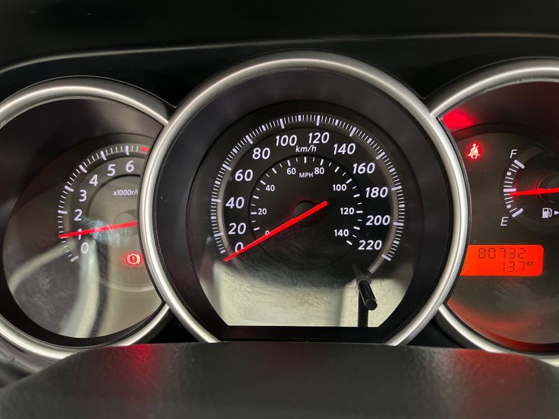 Nissan Tiida 18sl 2011/2012 SIM AUTOMÓVEIS ROLANTE / Carros no Vale