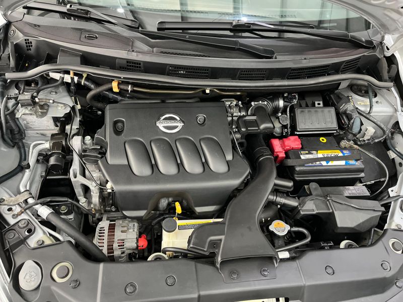 Nissan Tiida 18sl 2011/2012 SIM AUTOMÓVEIS ROLANTE / Carros no Vale