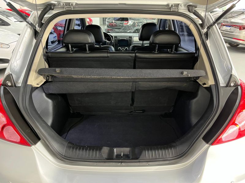 Nissan Tiida 18sl 2011/2012 SIM AUTOMÓVEIS ROLANTE / Carros no Vale