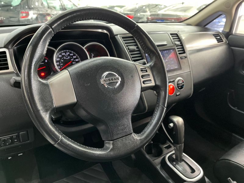 Nissan Tiida 18sl 2011/2012 SIM AUTOMÓVEIS ROLANTE / Carros no Vale