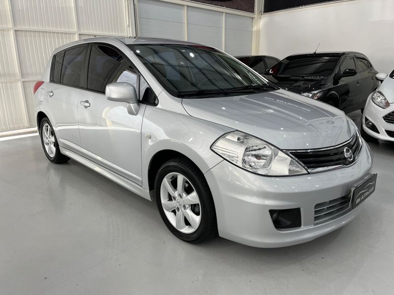 Nissan Tiida 18sl 2011/2012 SIM AUTOMÓVEIS ROLANTE / Carros no Vale