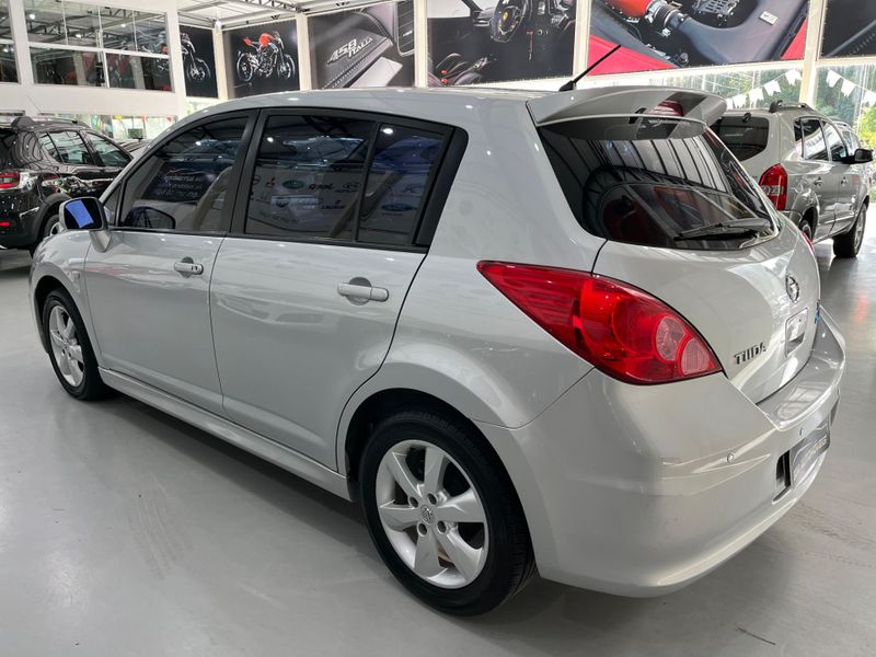 Nissan Tiida 18sl 2011/2012 SIM AUTOMÓVEIS ROLANTE / Carros no Vale