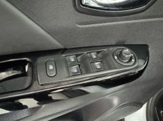 Renault Captur Intense 2.0 16v 2017/2018 SIM AUTOMÓVEIS ROLANTE / Carros no Vale