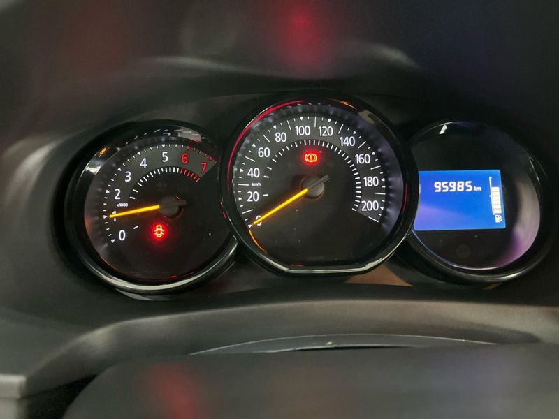 Renault Sandero Stex 16m 2018/2019 SIM AUTOMÓVEIS ROLANTE / Carros no Vale