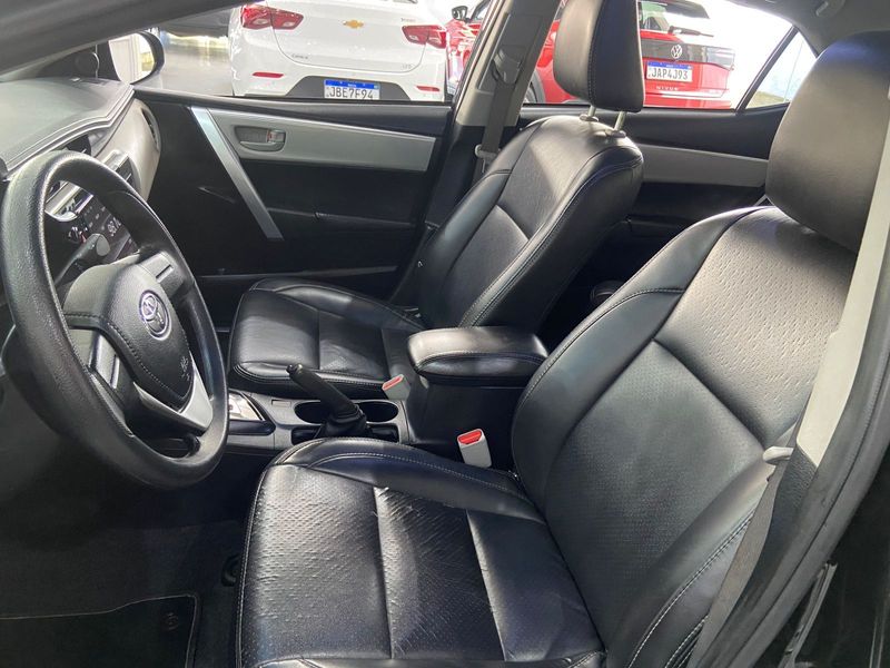 Toyota Corolla 1.8 Gli Upper 16v 2017/2018 SIM AUTOMÓVEIS ROLANTE / Carros no Vale