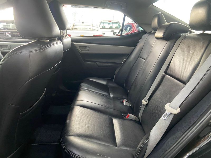 Toyota Corolla 1.8 Gli Upper 16v 2017/2018 SIM AUTOMÓVEIS ROLANTE / Carros no Vale