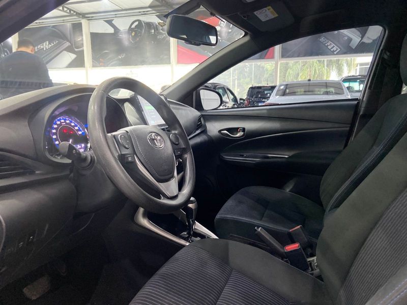 Toyota Yaris Hb Xl 13 2019/2019 SIM AUTOMÓVEIS ROLANTE / Carros no Vale