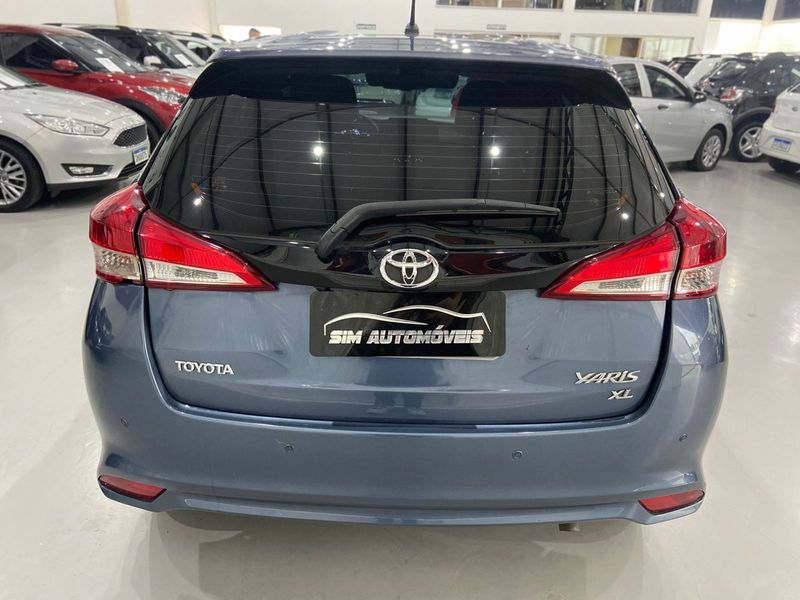 Toyota Yaris Hb Xl 13 2019/2019 SIM AUTOMÓVEIS ROLANTE / Carros no Vale