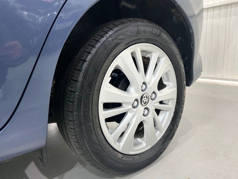 Toyota Yaris Hb Xl 13 2019/2019 SIM AUTOMÓVEIS ROLANTE / Carros no Vale