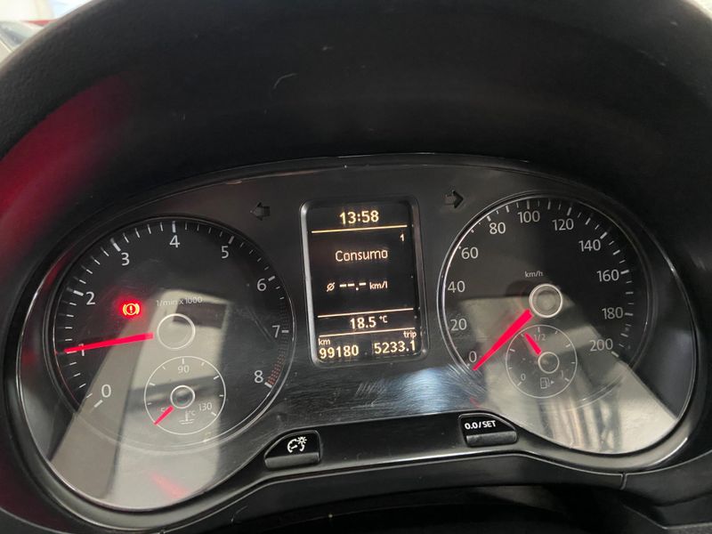 Volkswagen Fox 1.0 Gii 2010/2011 SIM AUTOMÓVEIS ROLANTE / Carros no Vale