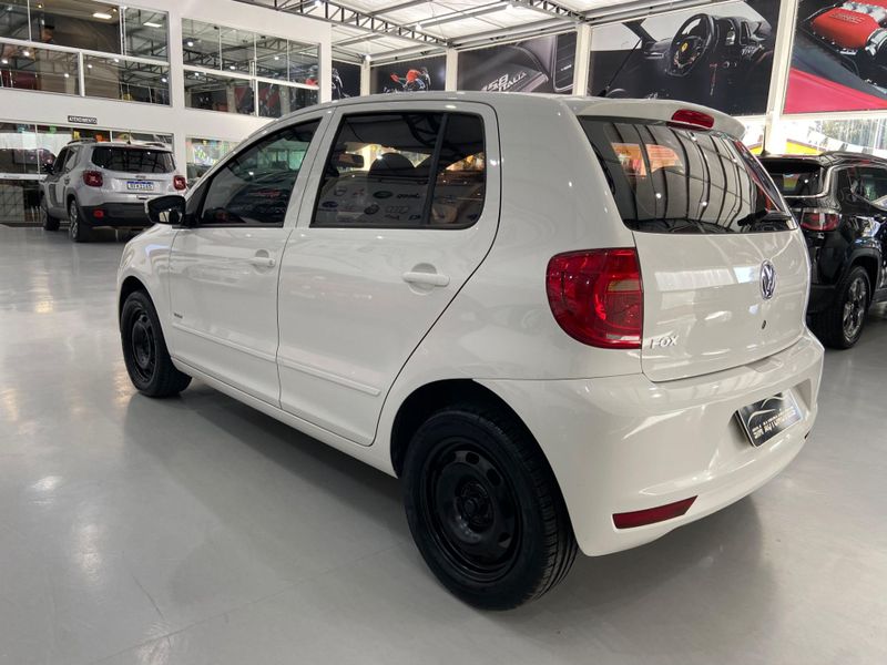 Volkswagen Fox 1.0 Gii 2010/2011 SIM AUTOMÓVEIS ROLANTE / Carros no Vale