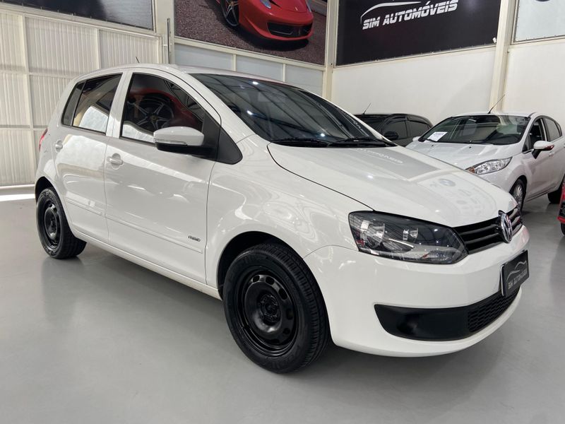 Volkswagen Fox 1.0 Gii 2010/2011 SIM AUTOMÓVEIS ROLANTE / Carros no Vale