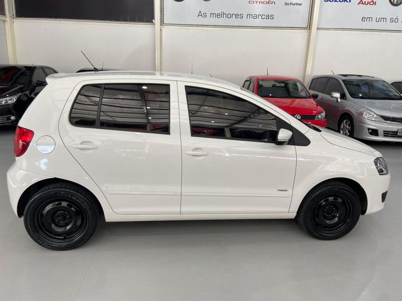 Volkswagen Fox 1.0 Gii 2010/2011 SIM AUTOMÓVEIS ROLANTE / Carros no Vale