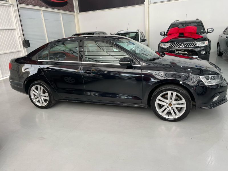 Volkswagen Jetta Highline Tsi 2.0 211cv 2015/2016 SIM AUTOMÓVEIS ROLANTE / Carros no Vale