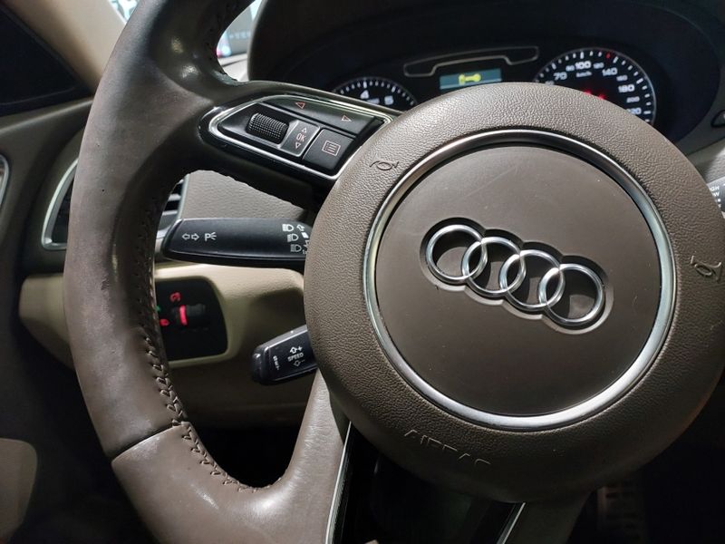 Audi Q3 2.0 TFSI AMBIENTE QUATTRO 4P GASOLINA S TRONIC 2014/2015 BETIOLO NOVOS E SEMINOVOS LAJEADO / Carros no Vale