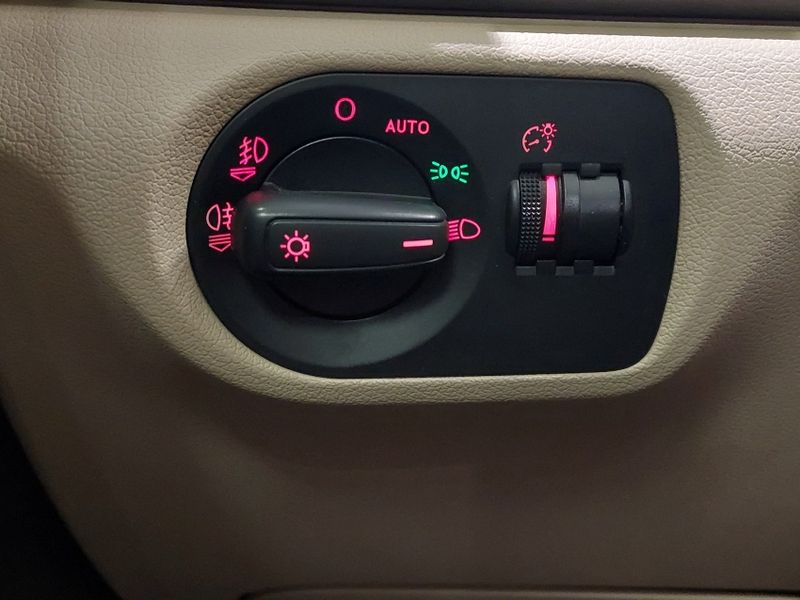 Audi Q3 2.0 TFSI AMBIENTE QUATTRO 4P GASOLINA S TRONIC 2014/2015 BETIOLO NOVOS E SEMINOVOS LAJEADO / Carros no Vale