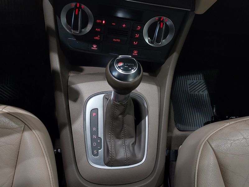 Audi Q3 2.0 TFSI AMBIENTE QUATTRO 4P GASOLINA S TRONIC 2014/2015 BETIOLO NOVOS E SEMINOVOS LAJEADO / Carros no Vale