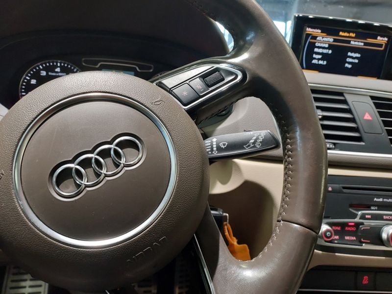 Audi Q3 2.0 TFSI AMBIENTE QUATTRO 4P GASOLINA S TRONIC 2014/2015 BETIOLO NOVOS E SEMINOVOS LAJEADO / Carros no Vale