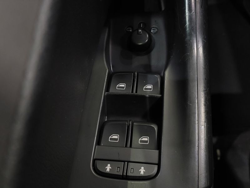 Audi Q3 2.0 TFSI AMBITION QUATTRO 4P GASOLINA S TRONIC 2013/2013 BETIOLO NOVOS E SEMINOVOS LAJEADO / Carros no Vale