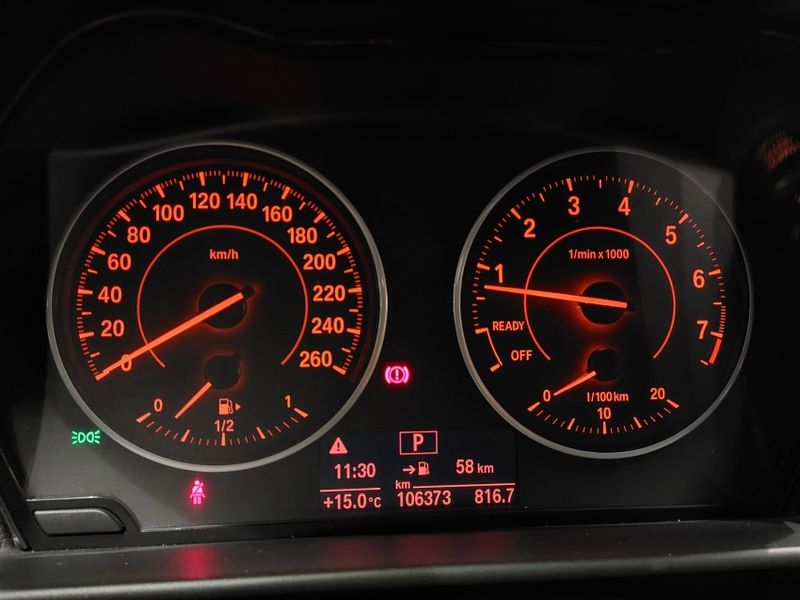 BMW 120i 2.0 16V SPORT ACTIVEFLEX 4P AUTOMÁTICO 2015/2015 BETIOLO NOVOS E SEMINOVOS LAJEADO / Carros no Vale