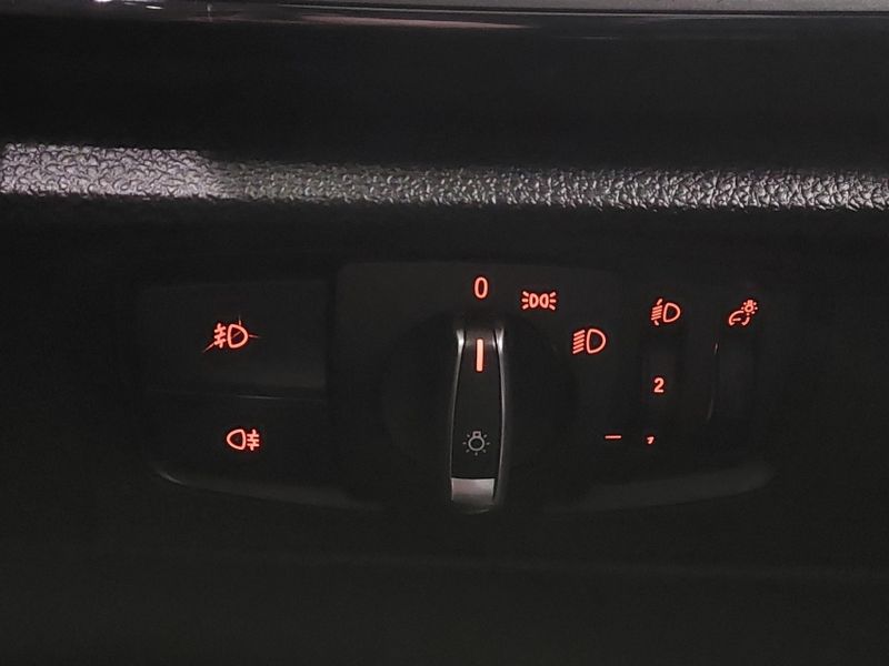 BMW 120i 2.0 16V SPORT ACTIVEFLEX 4P AUTOMÁTICO 2015/2015 BETIOLO NOVOS E SEMINOVOS LAJEADO / Carros no Vale