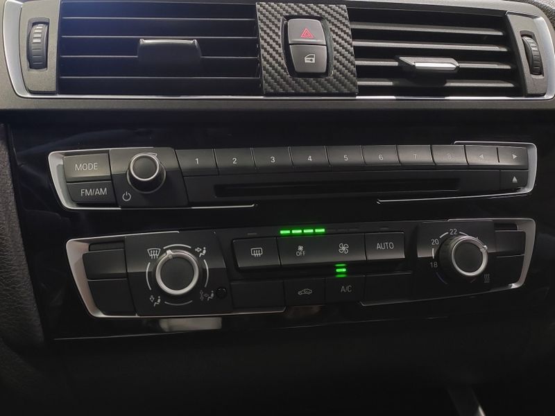 BMW 120i 2.0 16V SPORT ACTIVEFLEX 4P AUTOMÁTICO 2015/2015 BETIOLO NOVOS E SEMINOVOS LAJEADO / Carros no Vale