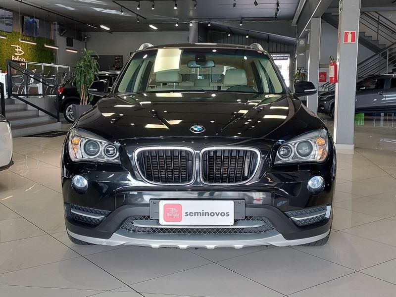 BMW X1 2.0 16V TURBO ACTIVEFLEX SDRIVE20I 4P AUTOMÁTICO 2014/2015 BETIOLO NOVOS E SEMINOVOS LAJEADO / Carros no Vale