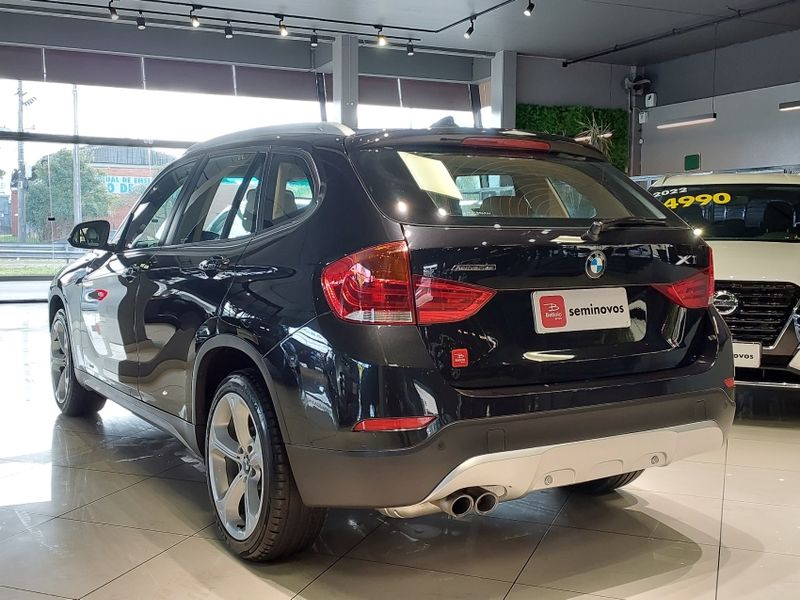 BMW X1 2.0 16V TURBO ACTIVEFLEX SDRIVE20I 4P AUTOMÁTICO 2014/2015 BETIOLO NOVOS E SEMINOVOS LAJEADO / Carros no Vale
