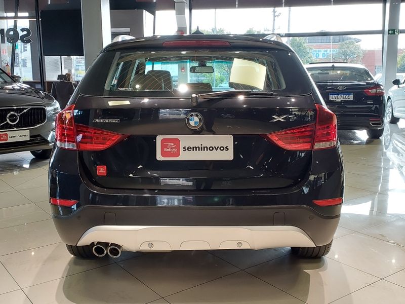 BMW X1 2.0 16V TURBO ACTIVEFLEX SDRIVE20I 4P AUTOMÁTICO 2014/2015 BETIOLO NOVOS E SEMINOVOS LAJEADO / Carros no Vale