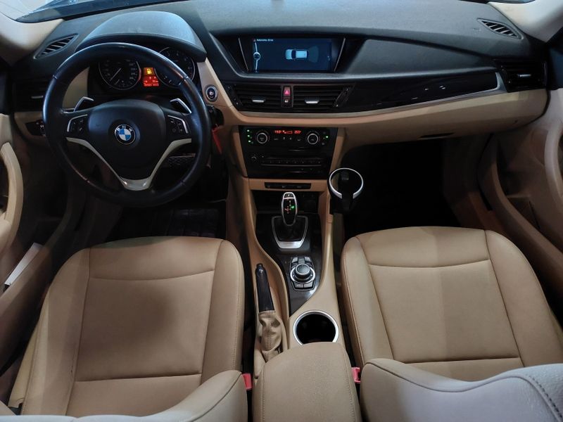BMW X1 2.0 16V TURBO ACTIVEFLEX SDRIVE20I 4P AUTOMÁTICO 2014/2015 BETIOLO NOVOS E SEMINOVOS LAJEADO / Carros no Vale