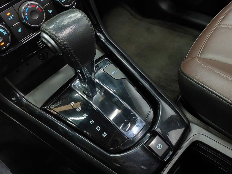 Chevrolet CAPTIVA 2.4 SIDI 16V GASOLINA 4P AUTOMÁTICO 2015/2016 BETIOLO NOVOS E SEMINOVOS LAJEADO / Carros no Vale