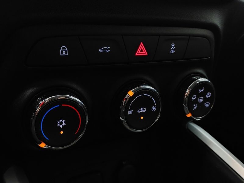 Chevrolet ONIX 1.0 TURBO FLEX LT AUTOMÁTICO 2023/2024 BETIOLO NOVOS E SEMINOVOS LAJEADO / Carros no Vale